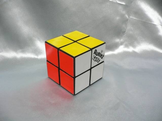 01_Rubik's_Super_2x2_Cube
